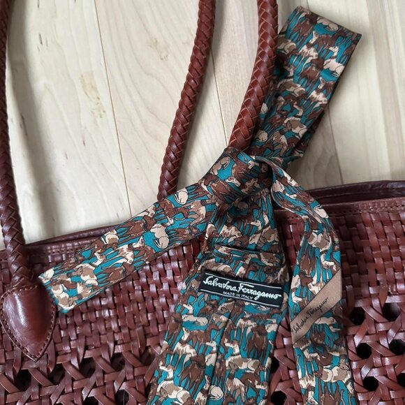 Salvatore Ferragamo Silk Tie – Whippet/Greyhound Print, Made in Italy - Picture 8 of 8